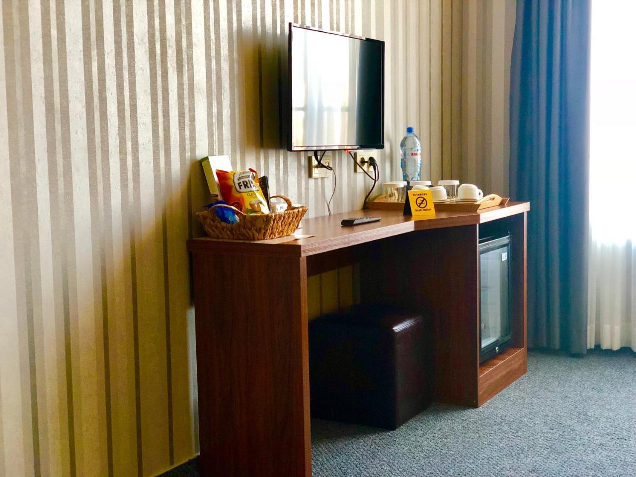 Tbili Hotel تبليسي الغرفة الصورة