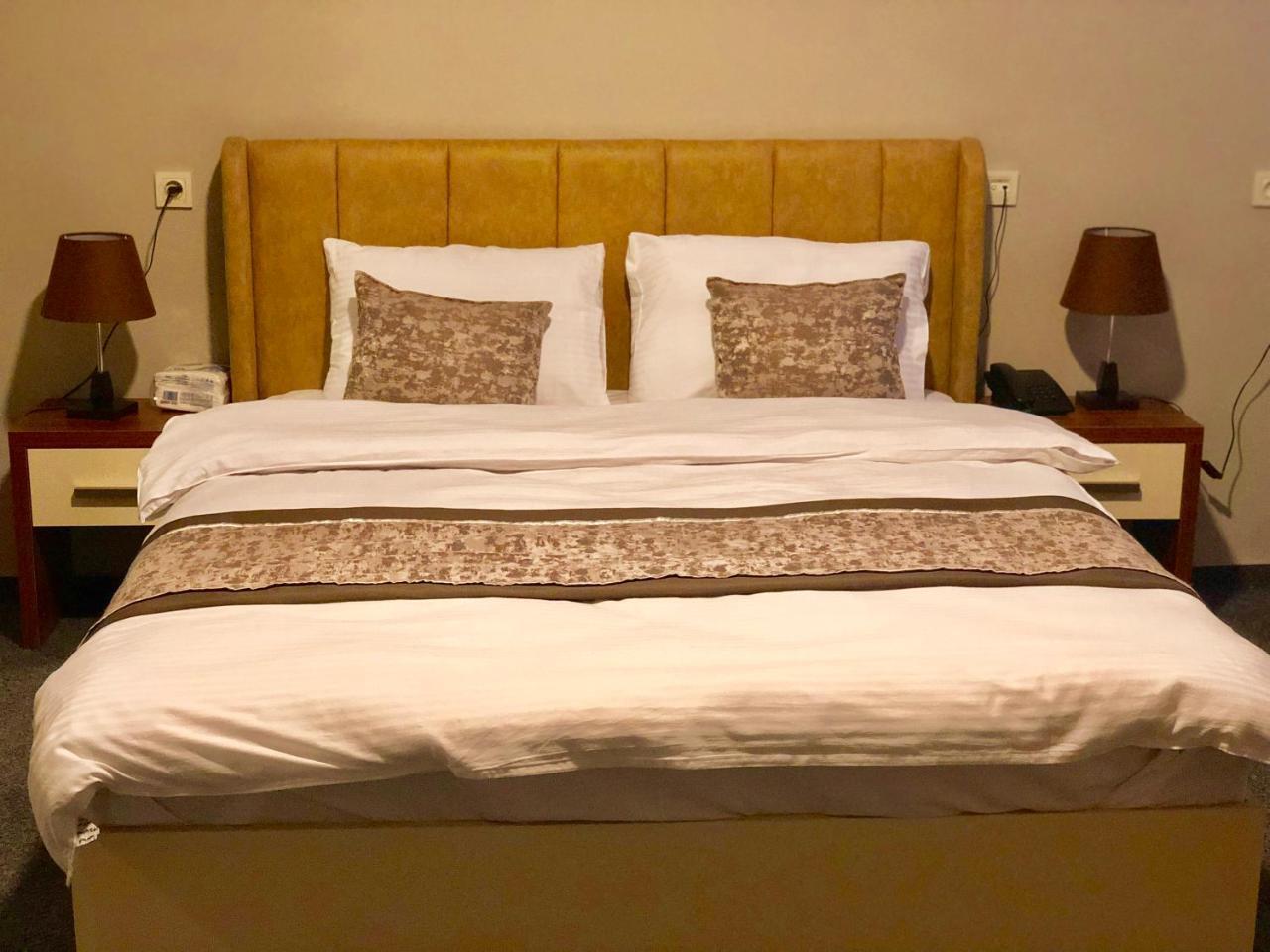 Tbili Hotel تبليسي المظهر الخارجي الصورة
