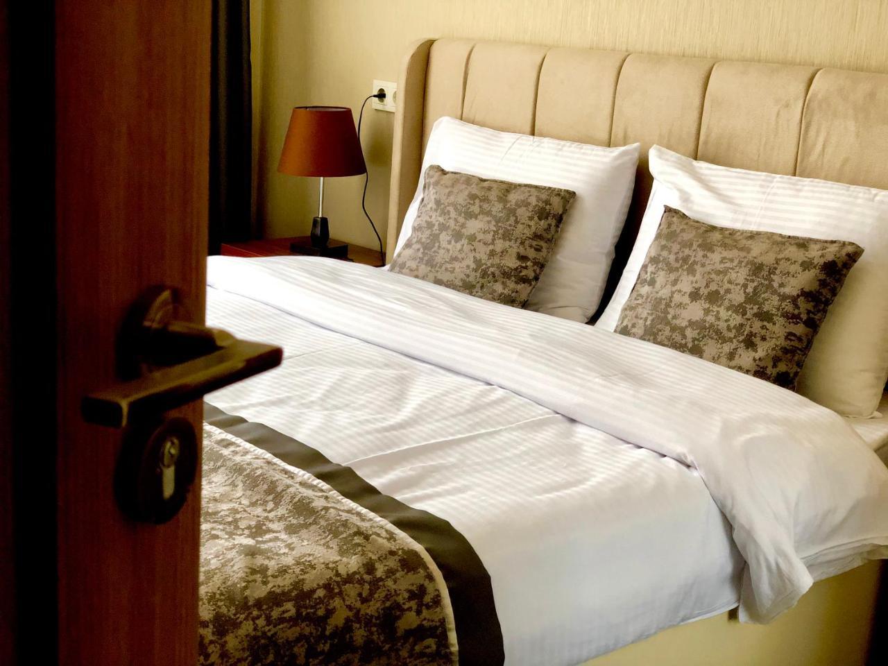Tbili Hotel تبليسي الغرفة الصورة
