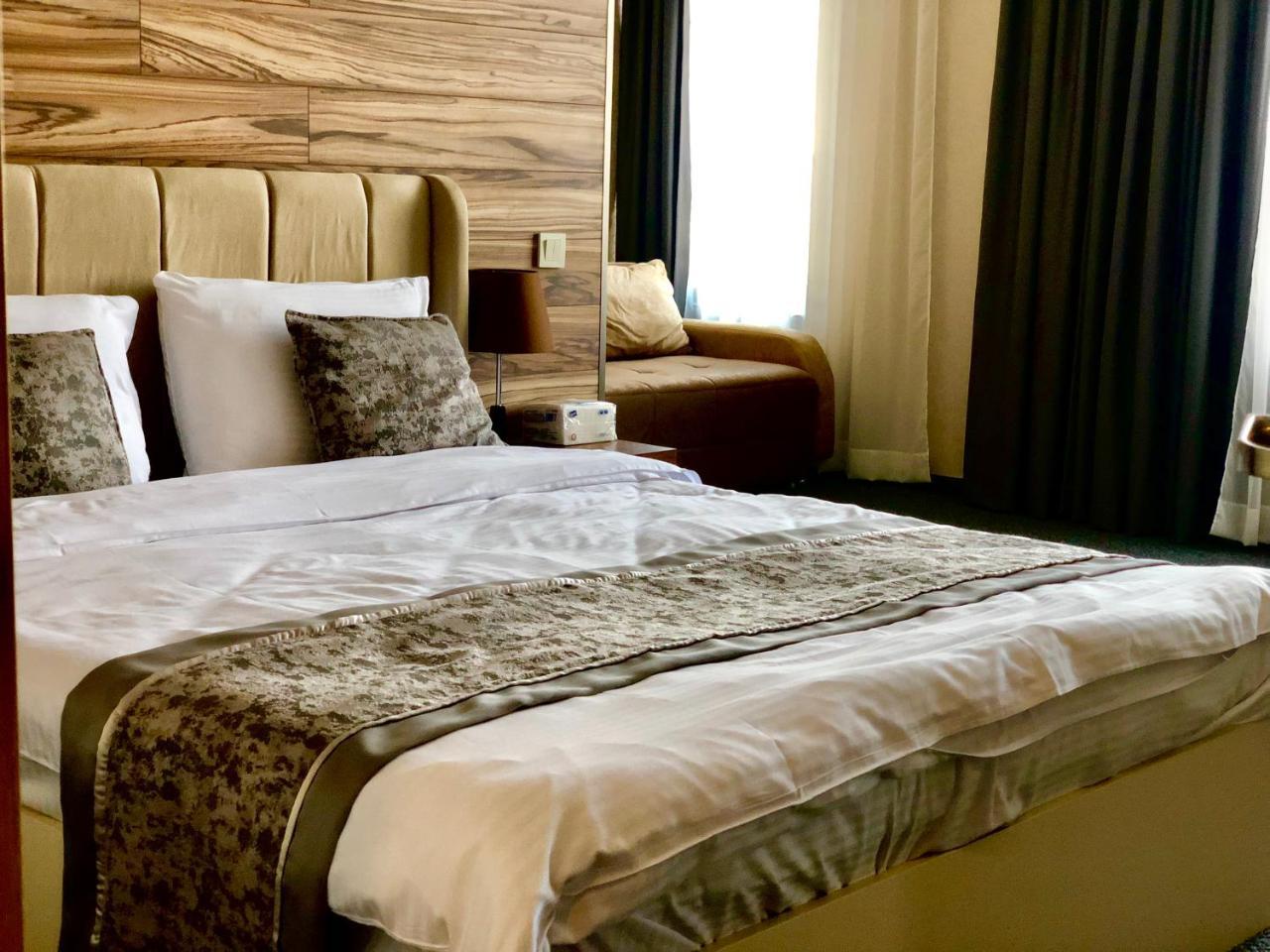 Tbili Hotel تبليسي المظهر الخارجي الصورة