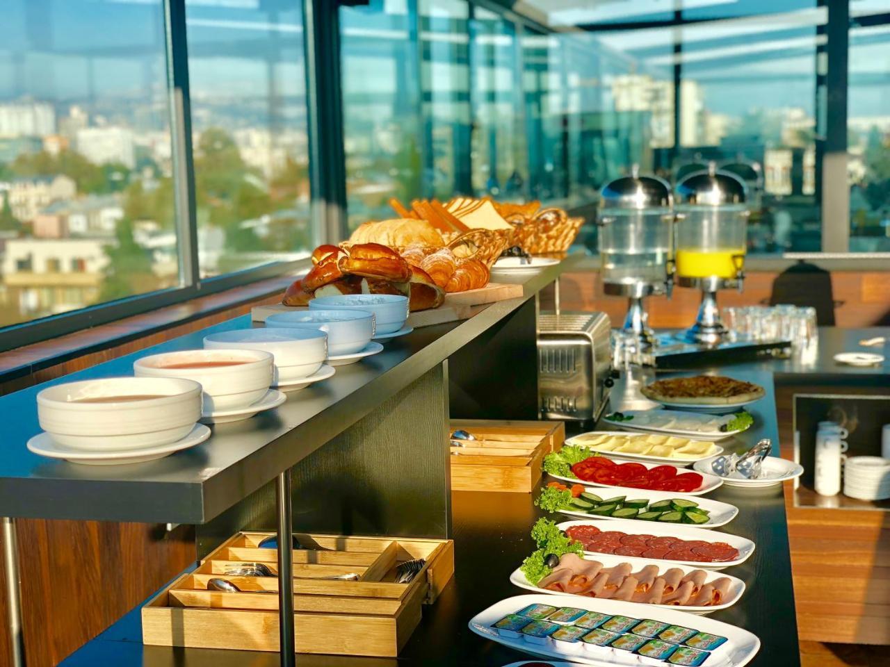 Tbili Hotel تبليسي المظهر الخارجي الصورة